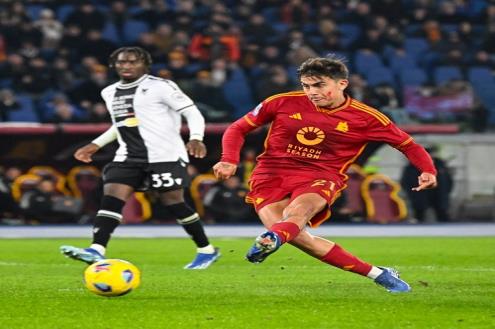 شعراوي وديبالا يقودان روما للفوز على أودينيزي في الدوري الإيطالي